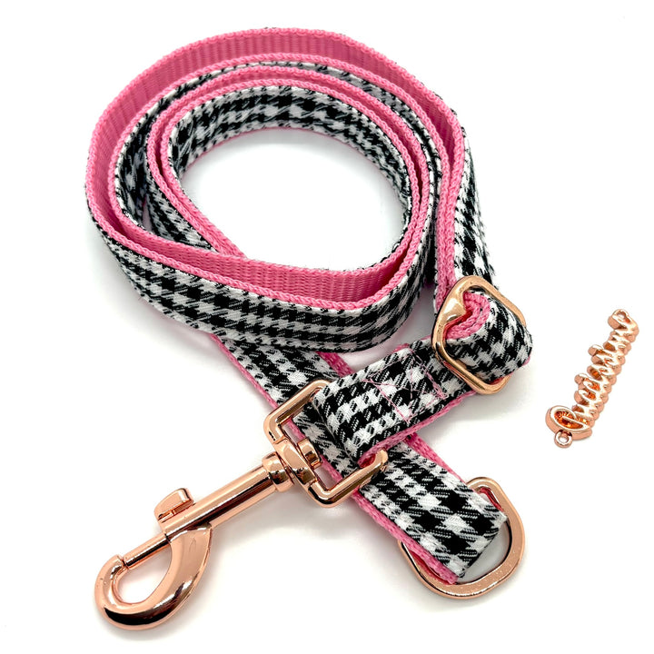 Princess leash with hands-free extension