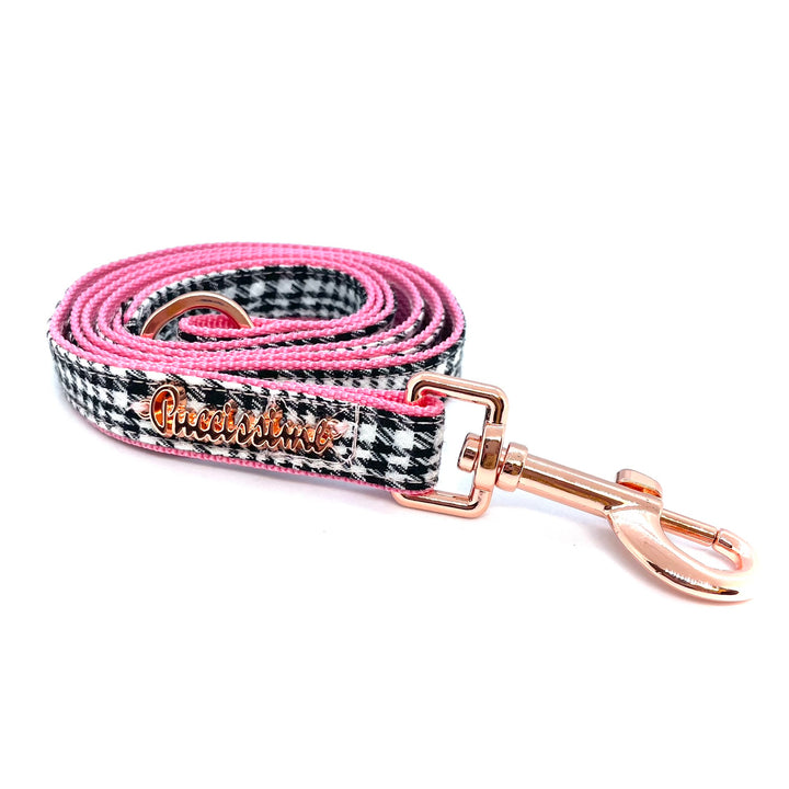 Princess leash with hands-free extension