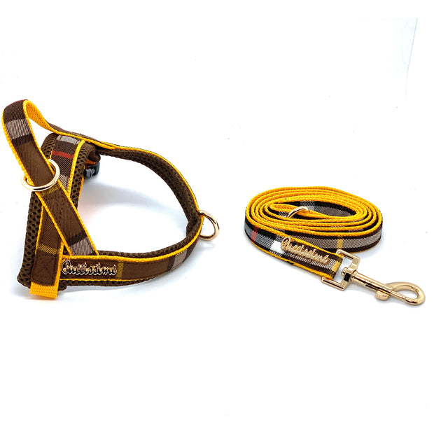 Puccissime Medallion brown yellow plaid luxury cotton dog accessories matching set. Norwegian one click no pull no choke no mat easy wear dog harness and dog leash. MADE IN CANADA.