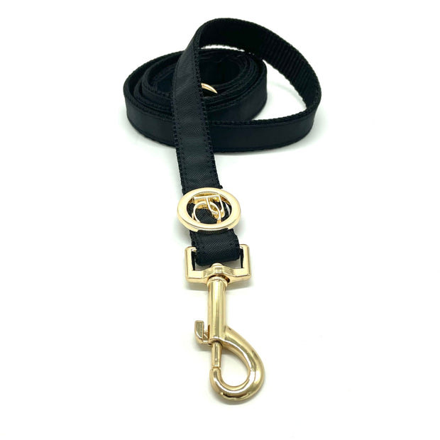 Puccissime Black dog rain matching leash. MADE IN CANADA.