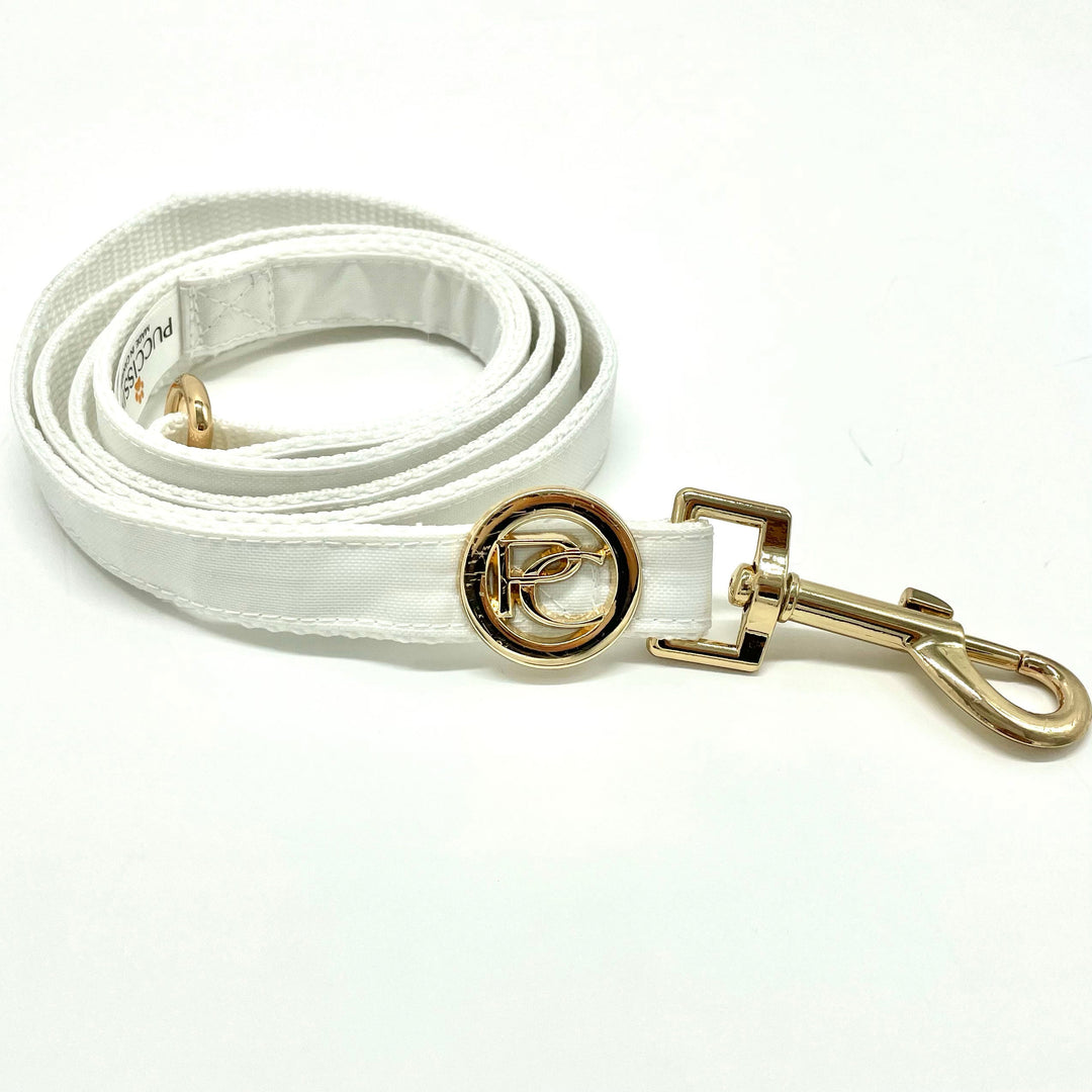 Puccissime White dog rain leash. MADE IN CANADA.